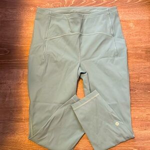 Lululemon size 10 side pockets